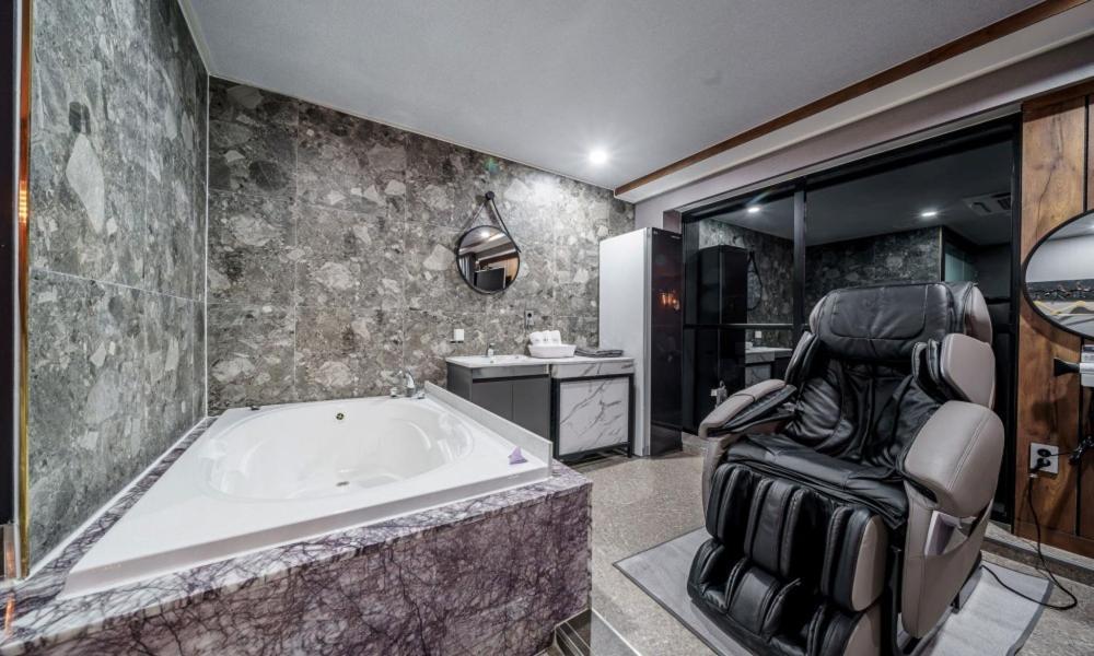 G7 Hotel Dongducheon ภายนอก รูปภาพ