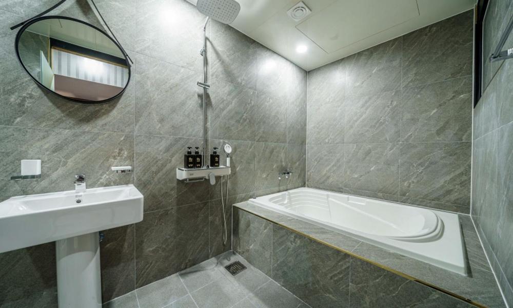 G7 Hotel Dongducheon ภายนอก รูปภาพ