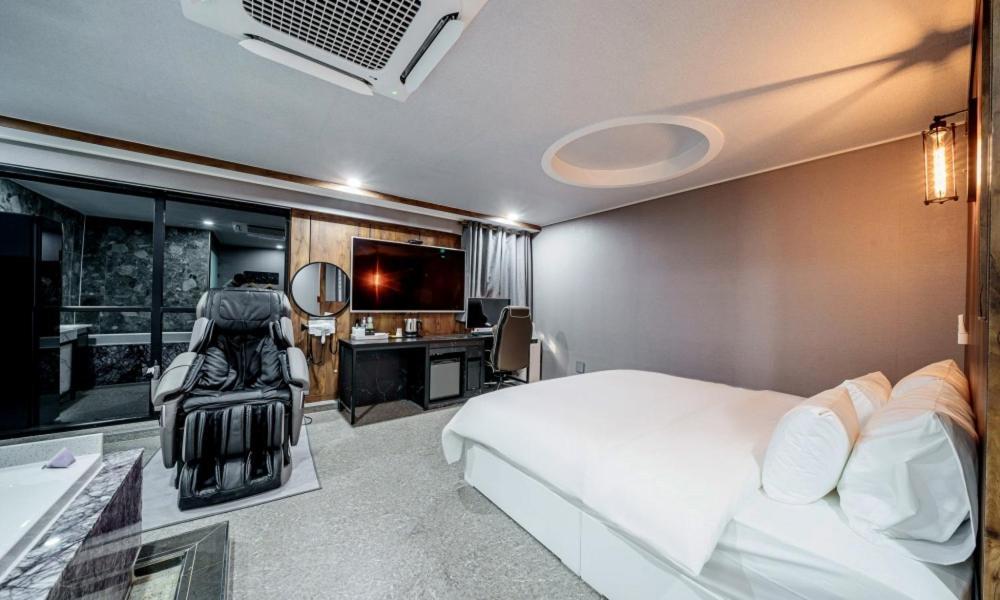 G7 Hotel Dongducheon ภายนอก รูปภาพ